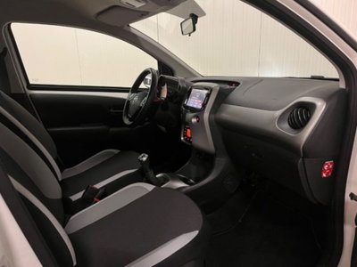 Toyota Aygo 1.0 VVT-i 69 CV 5 porte x-play (19)