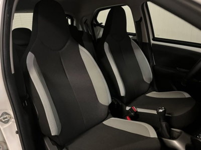 Toyota Aygo 1.0 VVT-i 69 CV 5 porte x-play (20)