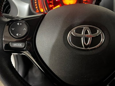 Toyota Aygo 1.0 VVT-i 69 CV 5 porte x-play (7)