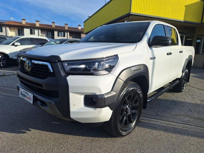Toyota Hilux 2.8 D A/T 4WD porte Double Cab Invincible usato