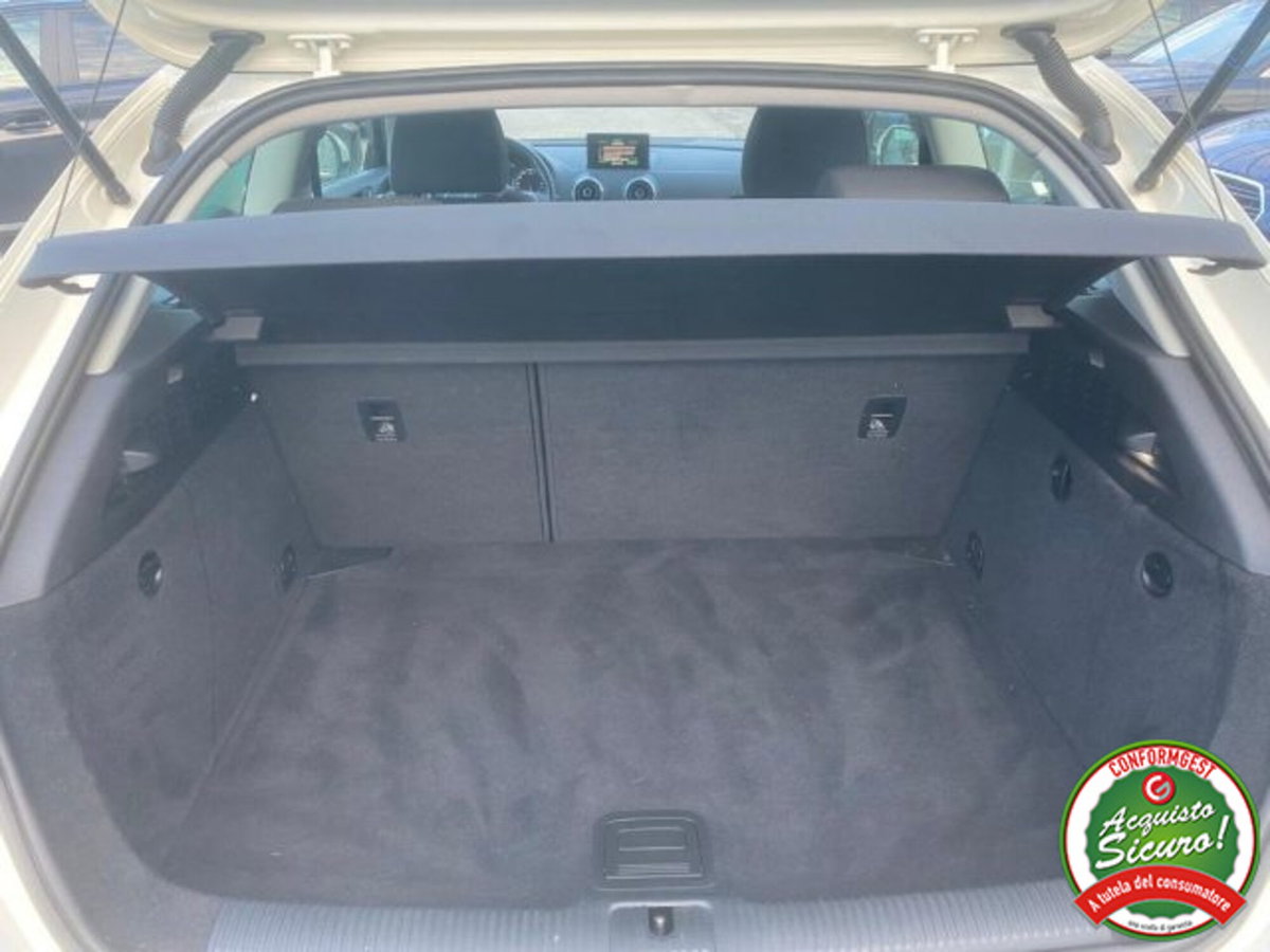 Audi A3 1.6 TDI S tronic Ambition (4)