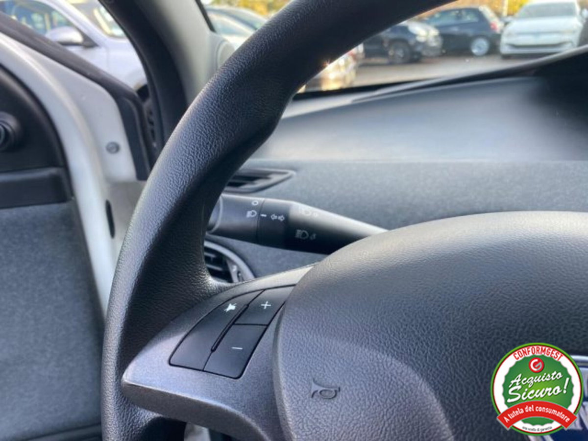 Lancia Ypsilon 1.2 69 CV 5 porte GPL Ecochic Gold (10)