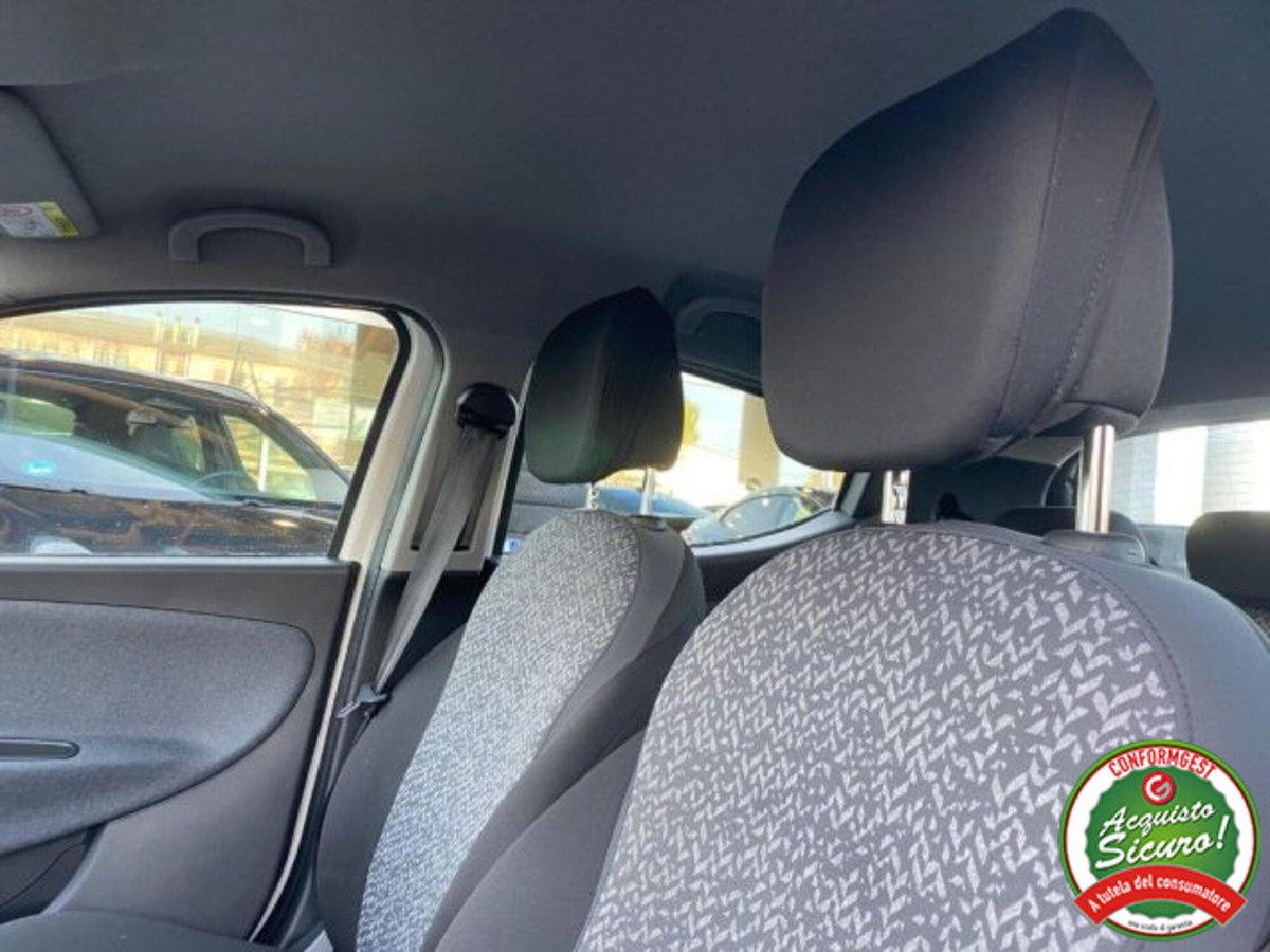 Lancia Ypsilon 1.2 69 CV 5 porte GPL Ecochic Gold (12)