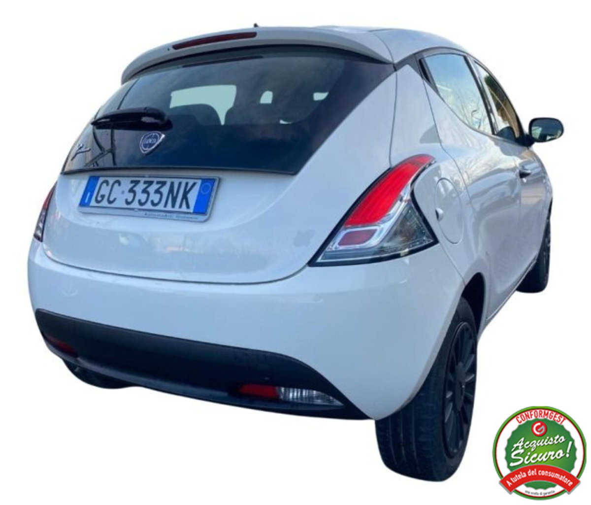 Lancia Ypsilon 1.2 69 CV 5 porte GPL Ecochic Gold (3)