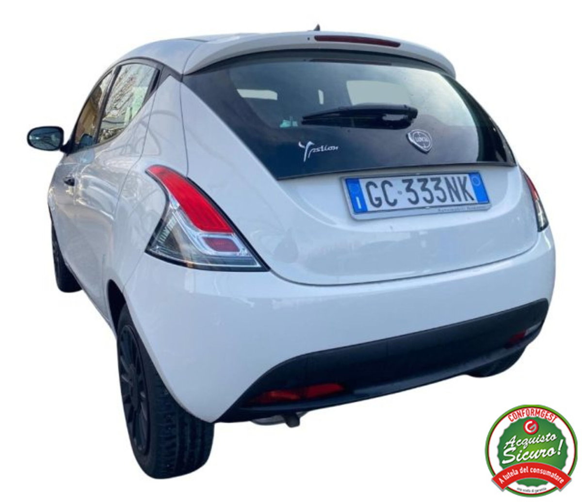 Lancia Ypsilon 1.2 69 CV 5 porte GPL Ecochic Gold (4)