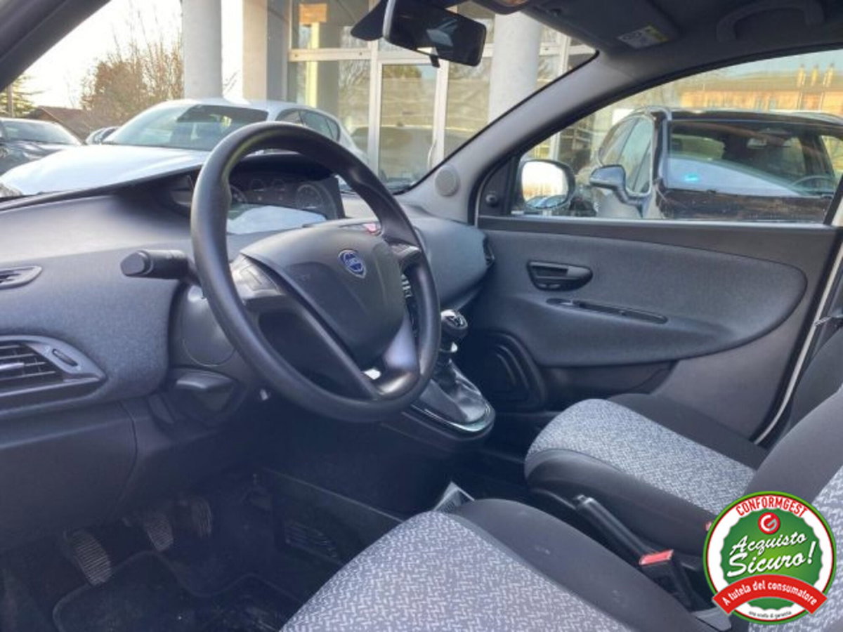 Lancia Ypsilon 1.2 69 CV 5 porte GPL Ecochic Gold (9)