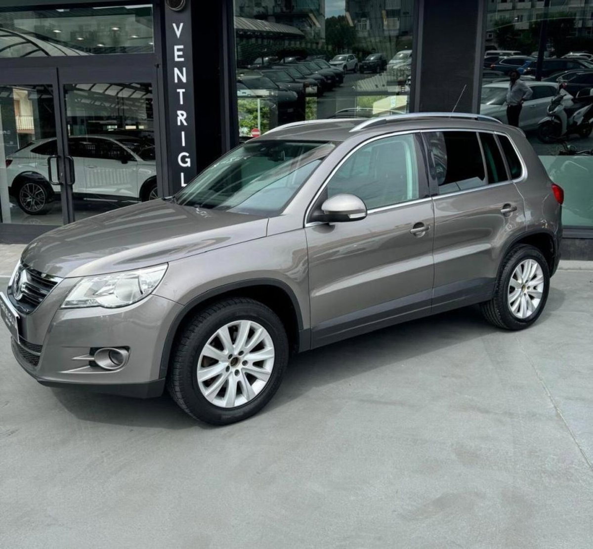Volkswagen Tiguan 2.0 TDI DPF 4MOTION Trend & Fun (2)