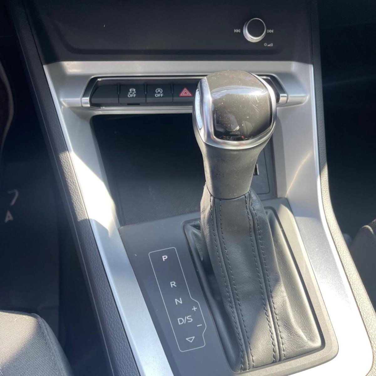 Audi Q3 35 TDI quattro S tronic Business (10)