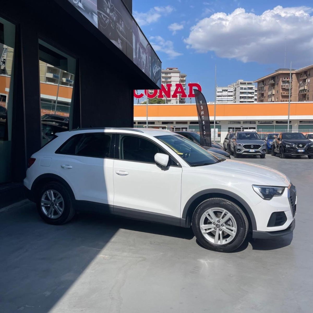 Audi Q3 35 TDI quattro S tronic Business (4)