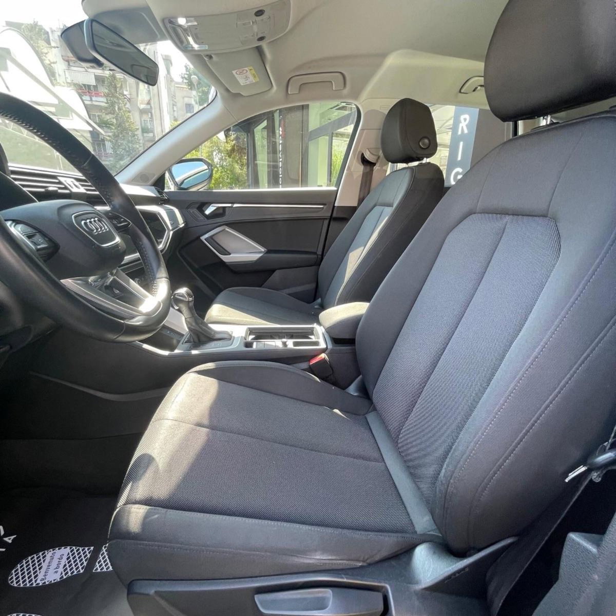 Audi Q3 35 TDI quattro S tronic Business (5)