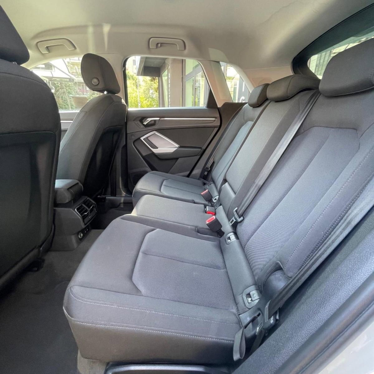 Audi Q3 35 TDI quattro S tronic Business (6)