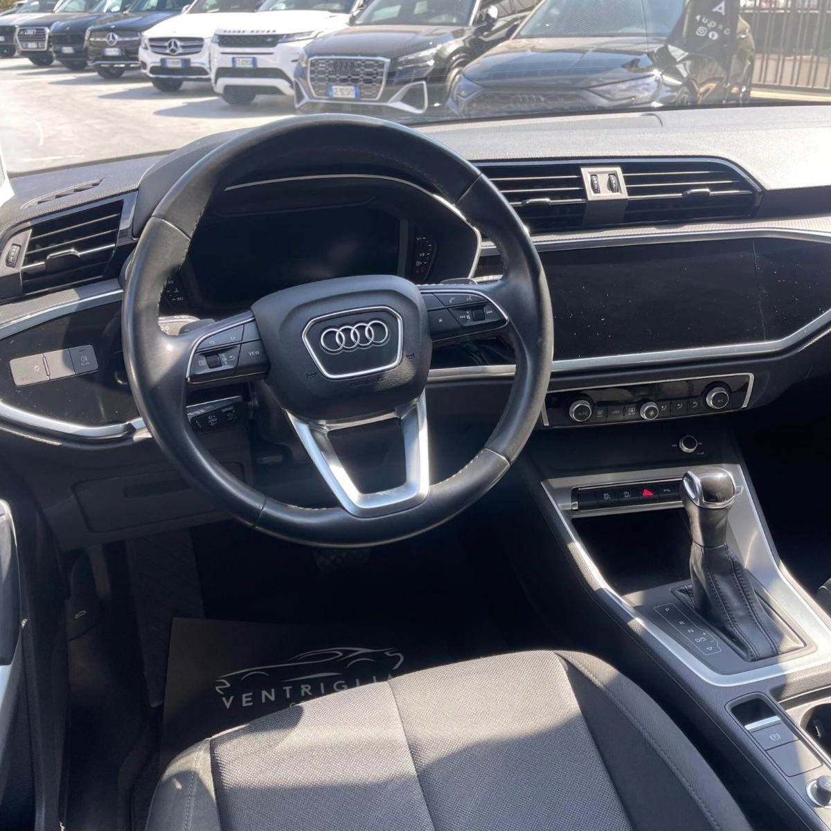 Audi Q3 35 TDI quattro S tronic Business (7)