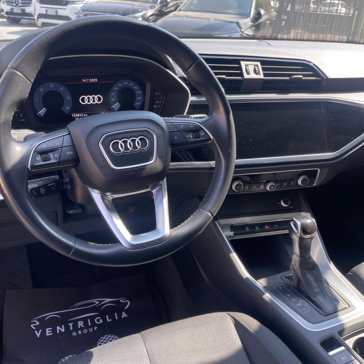 Audi Q3 35 TDI quattro S tronic Business (8)