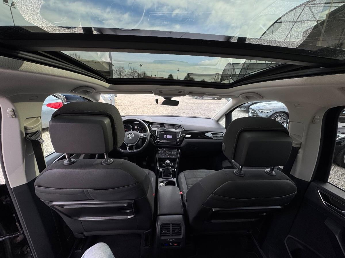 Volkswagen Touran 2.0 TDI 150 CV SCR Highline BlueMotion Technology (11)