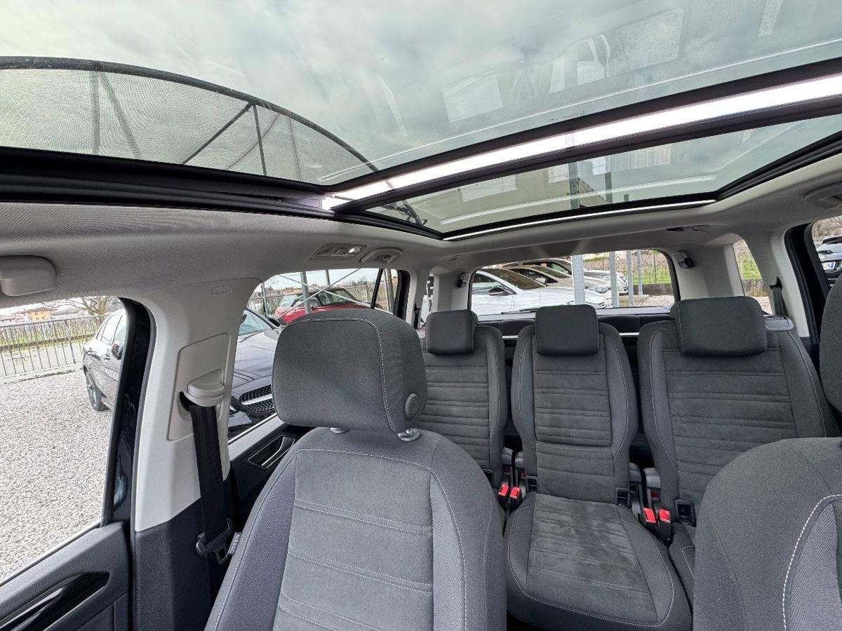 Volkswagen Touran 2.0 TDI 150 CV SCR Highline BlueMotion Technology (15)