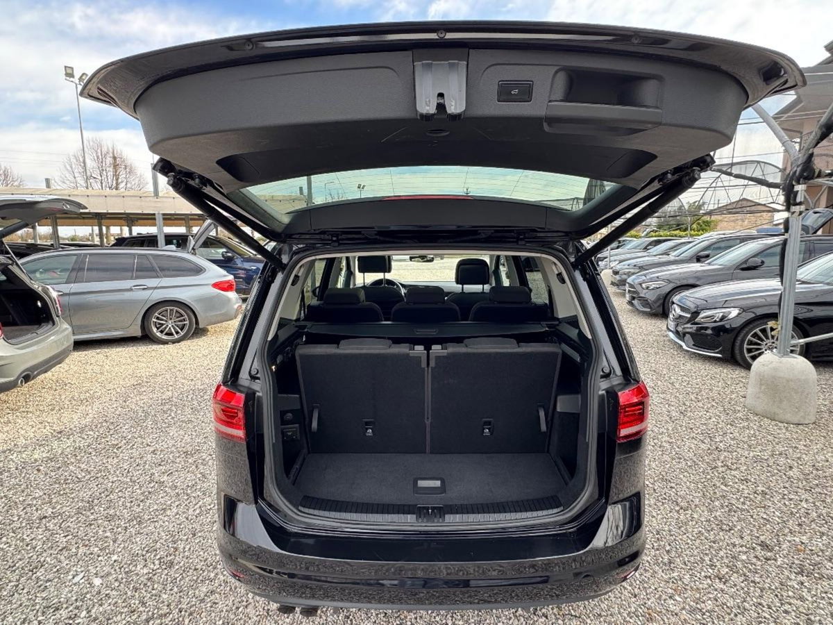 Volkswagen Touran 2.0 TDI 150 CV SCR Highline BlueMotion Technology (8)