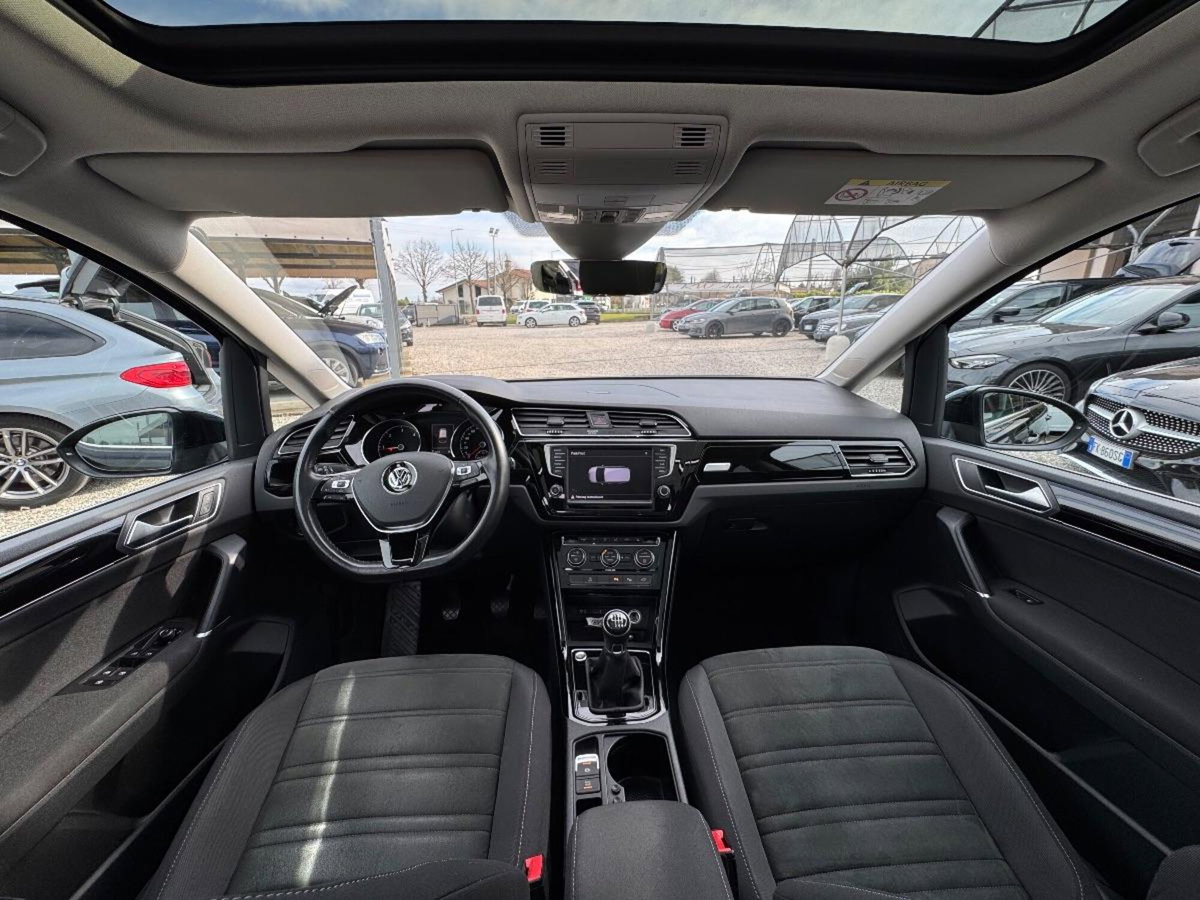 Volkswagen Touran 2.0 TDI 150 CV SCR Highline BlueMotion Technology (9)