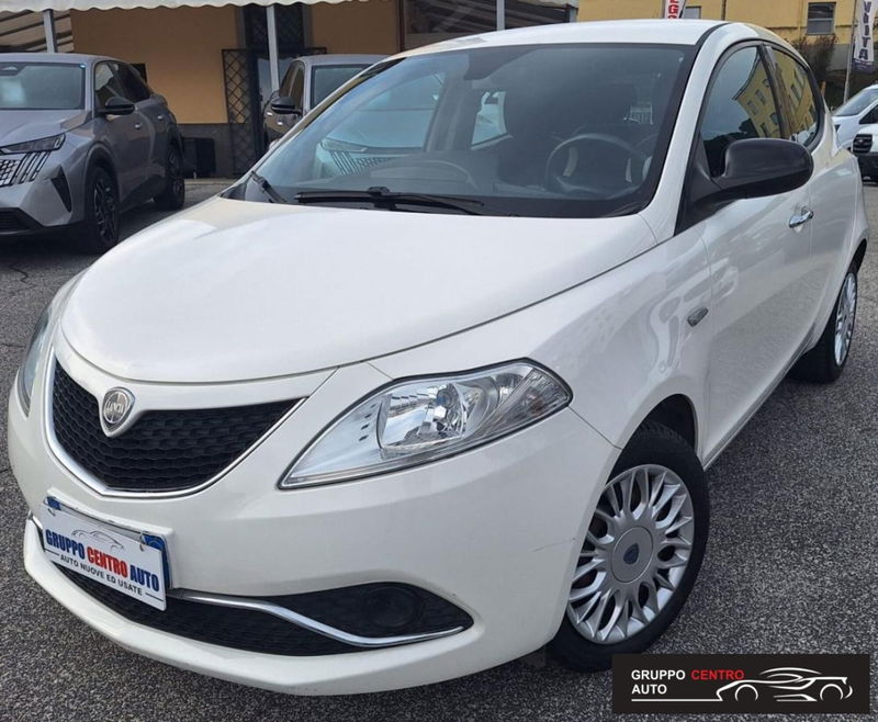 Lancia Ypsilon 1.2 69 CV 5 porte Gold