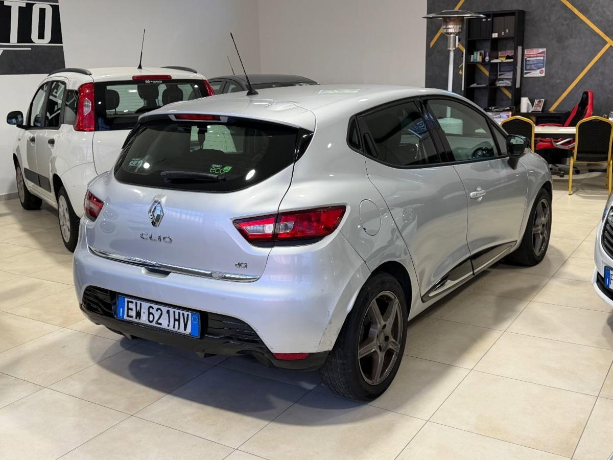 Renault Clio 1.5 dCi 8V 90CV EDC 5 porte Energy (4)