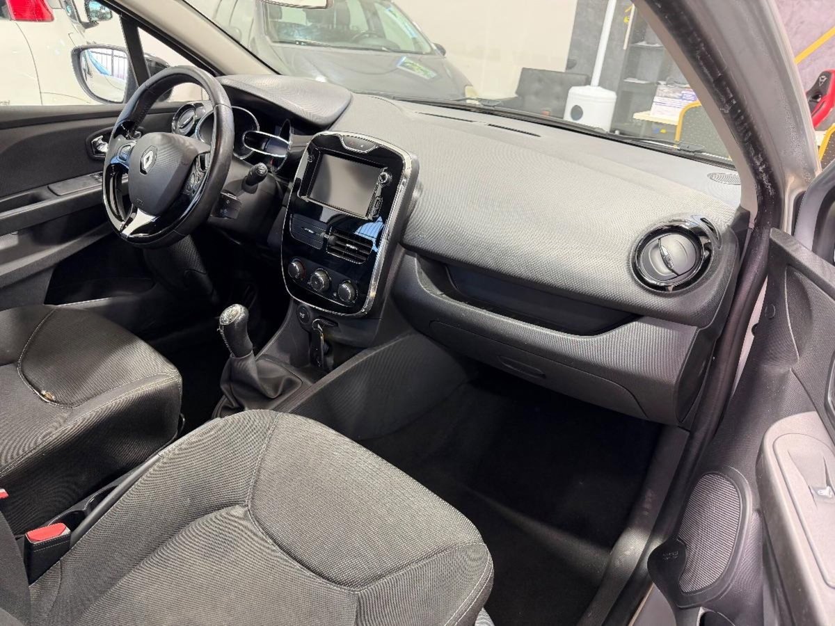Renault Clio 1.5 dCi 8V 90CV EDC 5 porte Energy (9)