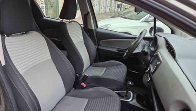 Toyota Yaris 1.5 Hybrid 5 porte Cool (10)