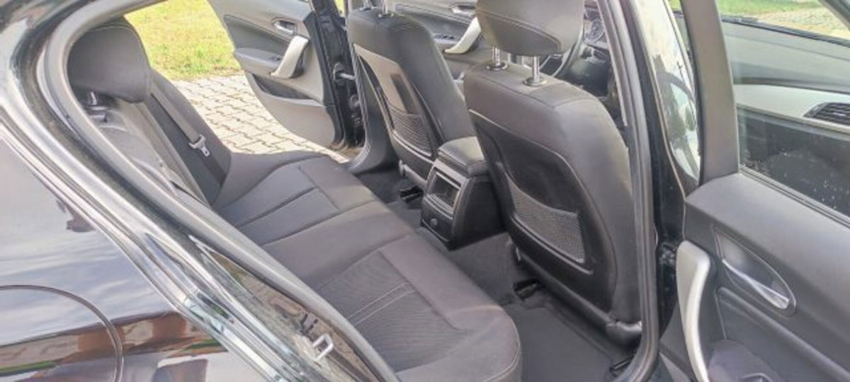 BMW Serie 1 116d 2.0 116CV cat 5 porte Attiva DPF (13)