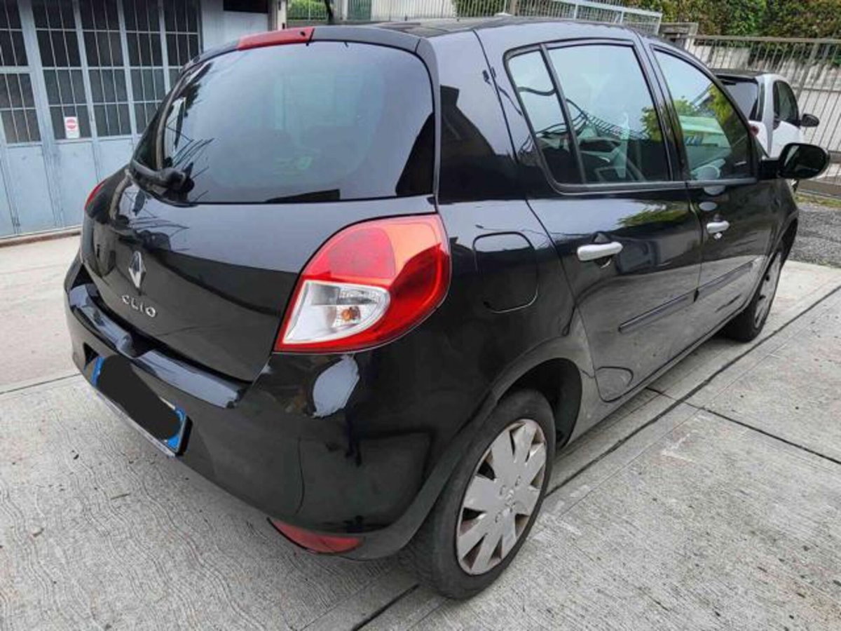 Renault Clio 1.2 16V 5 porte Dynamique (7)