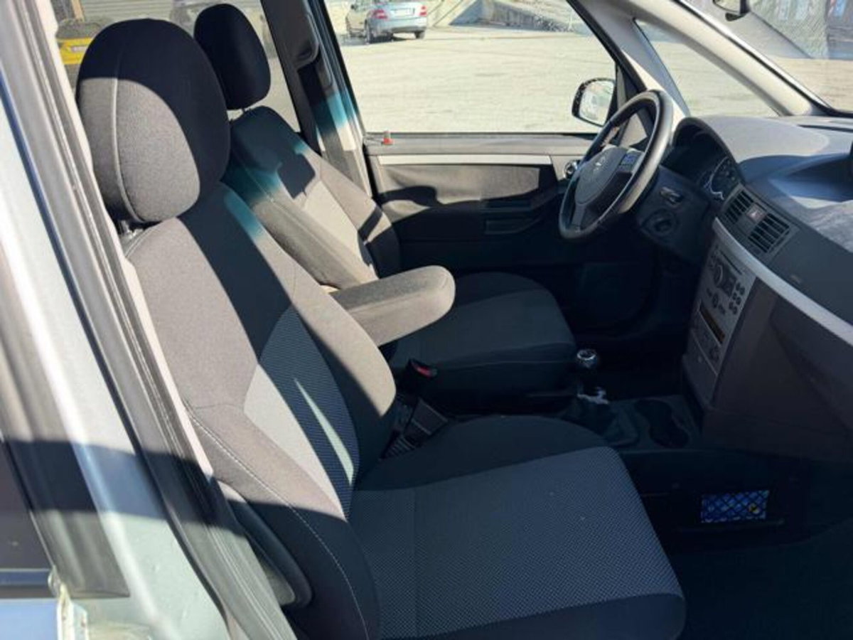 Opel Meriva 1.6 16V Cosmo (12)