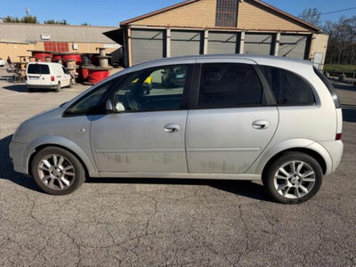 Opel Meriva 1.6 16V Cosmo (14)