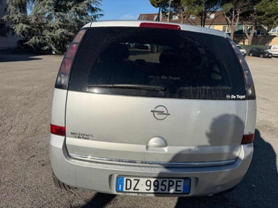 Opel Meriva 1.6 16V Cosmo (19)