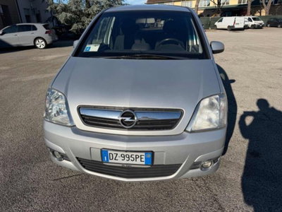 Opel Meriva 1.6 16V Cosmo (2)