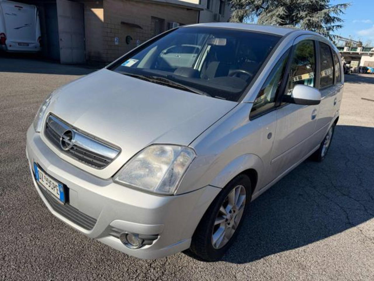 Opel Meriva 1.6 16V Cosmo (4)
