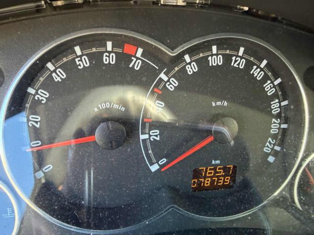 Opel Meriva 1.6 16V Cosmo (9)