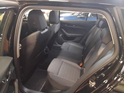 Skoda Octavia Station Wagon 2.0 TDI EVO SCR DSG Wagon Executive (7)