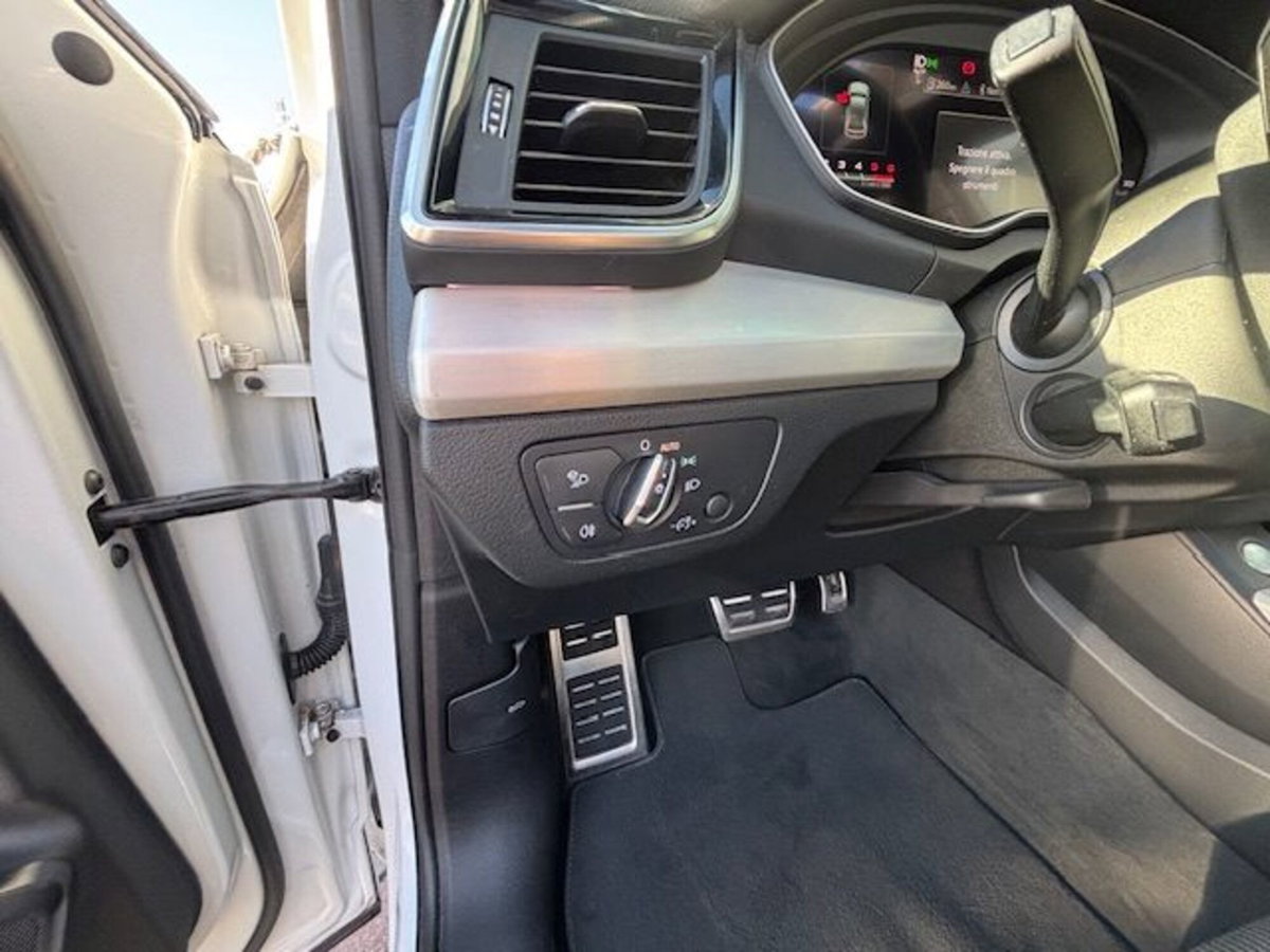 Audi Q5 40 TDI 204 CV quattro S tronic S line plus (14)