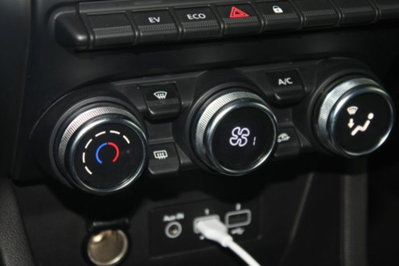 Renault Clio Full Hybrid E-Tech 140 CV 5 porte Zen (14)