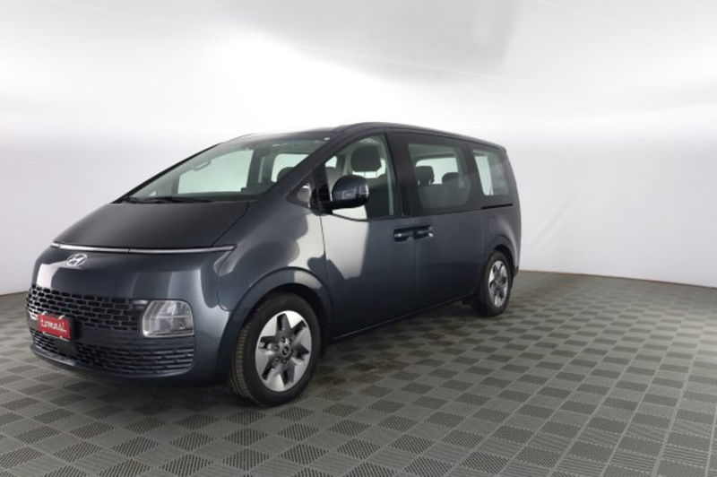 Hyundai Staria 2.2 2wd auto