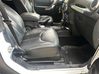 Jeep Wrangler Unlimited 2.8 CRD DPF Sahara (12)