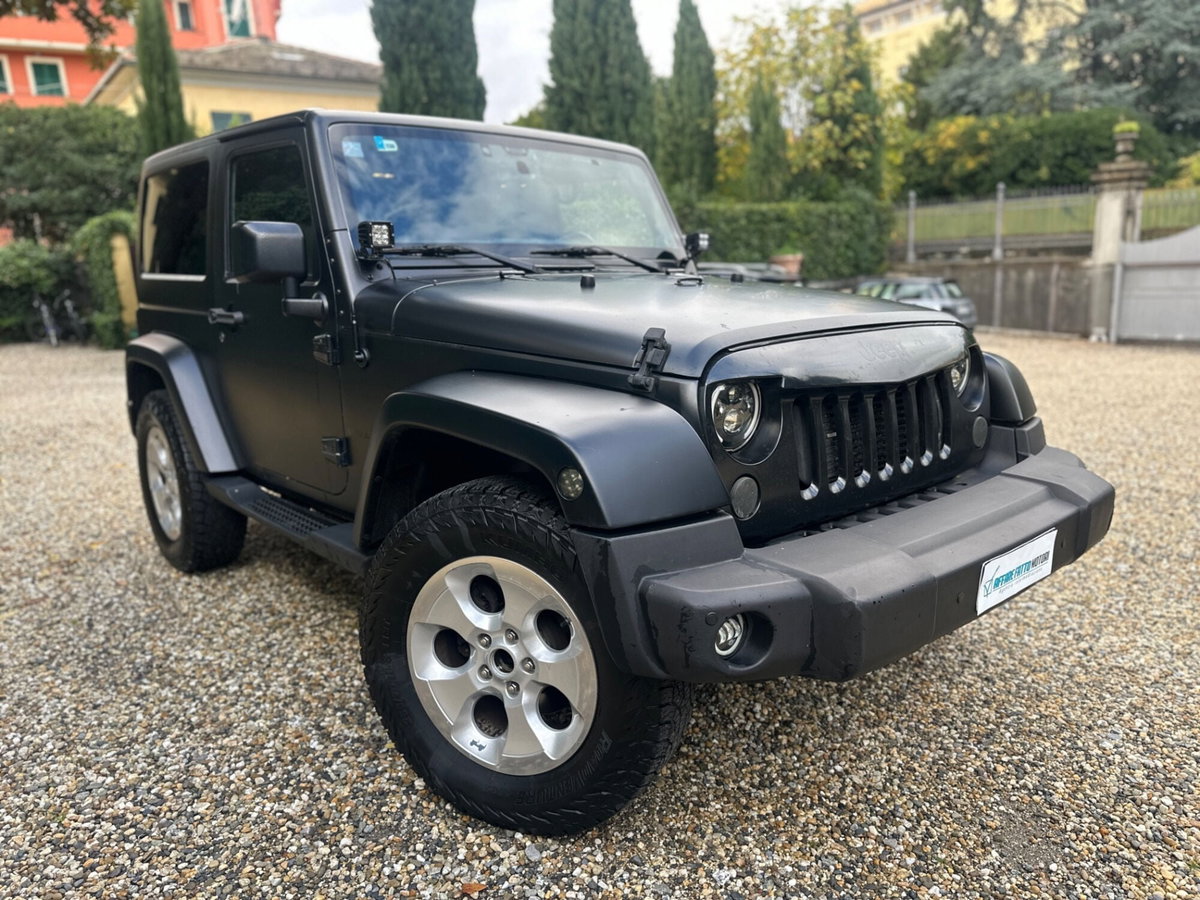 Jeep Wrangler Unlimited 2.8 CRD DPF Sahara (2)
