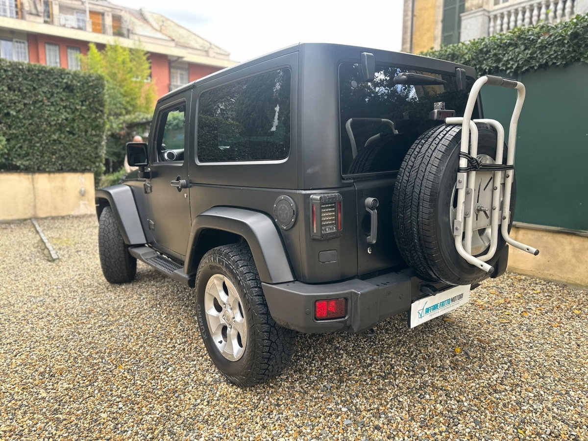 Jeep Wrangler Unlimited 2.8 CRD DPF Sahara (3)