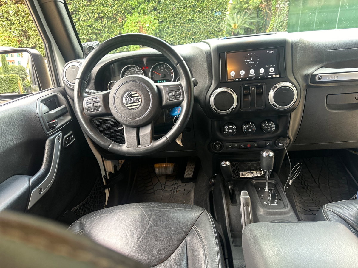 Jeep Wrangler Unlimited 2.8 CRD DPF Sahara (8)
