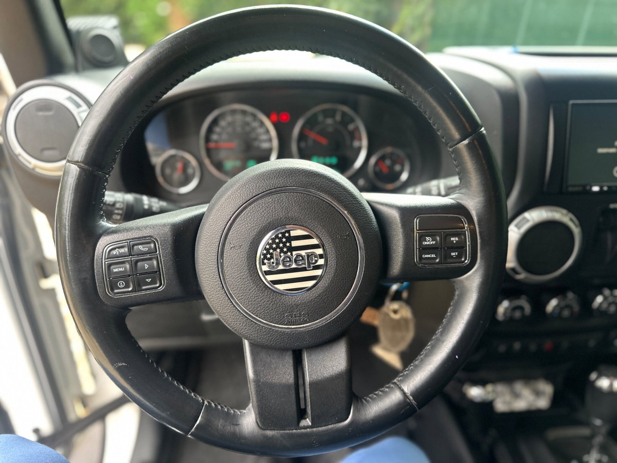 Jeep Wrangler Unlimited 2.8 CRD DPF Sahara (9)
