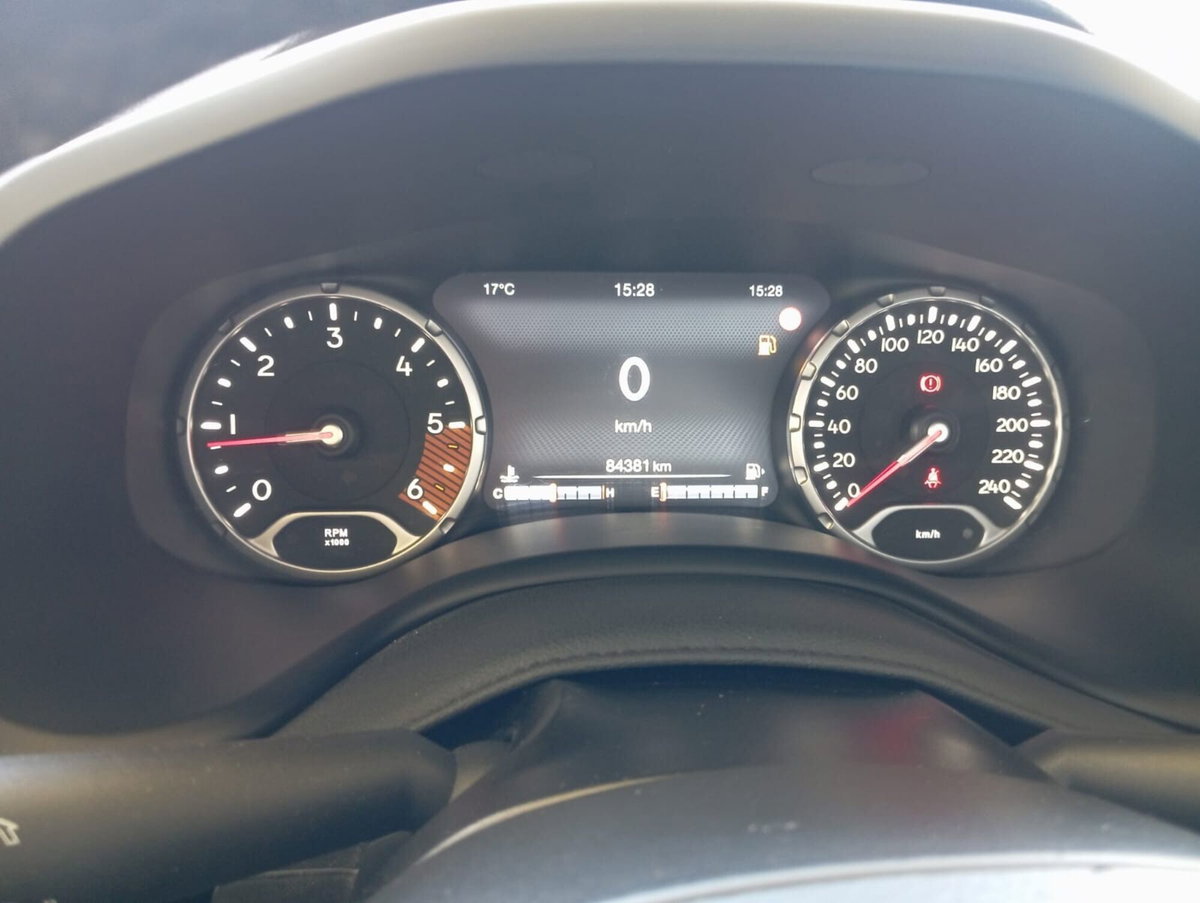 Jeep Renegade 1.6 Mjt 130 CV Limited (10)
