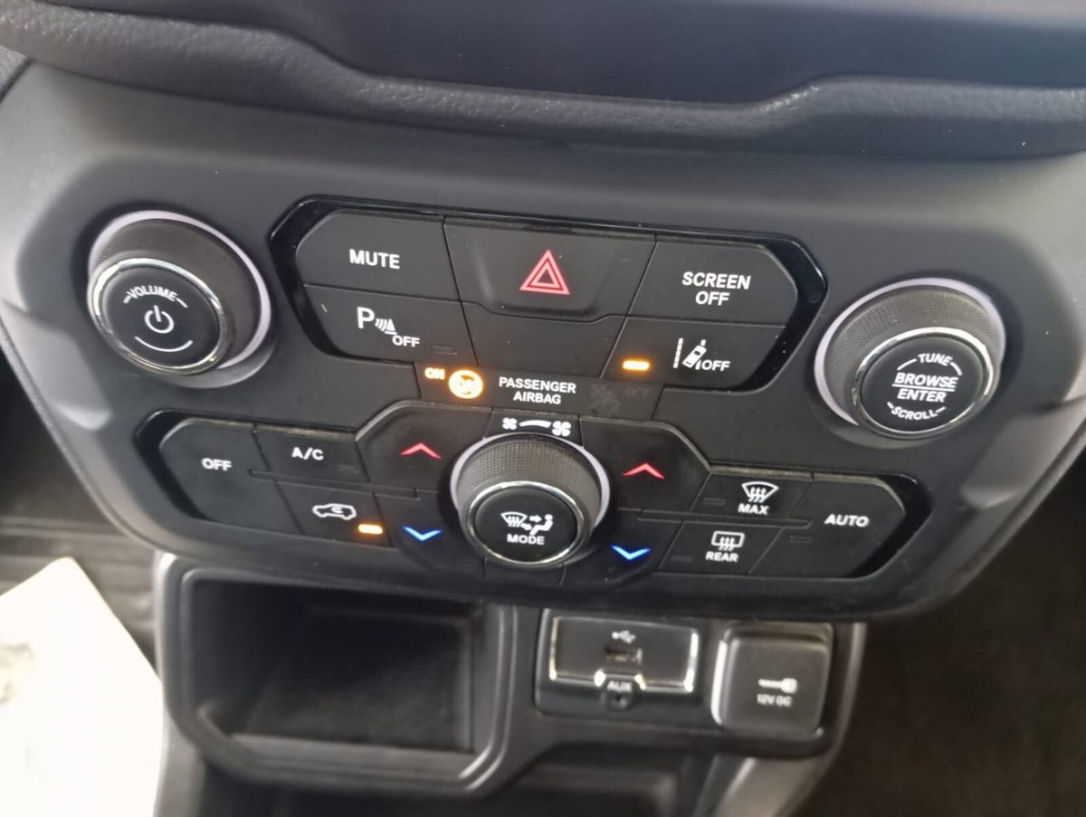 Jeep Renegade 1.6 Mjt 130 CV Limited (12)