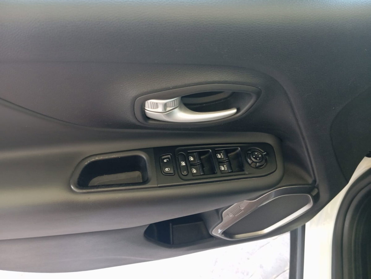 Jeep Renegade 1.6 Mjt 130 CV Limited (17)