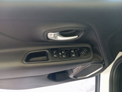 Jeep Renegade 1.6 Mjt 130 CV Limited (17)