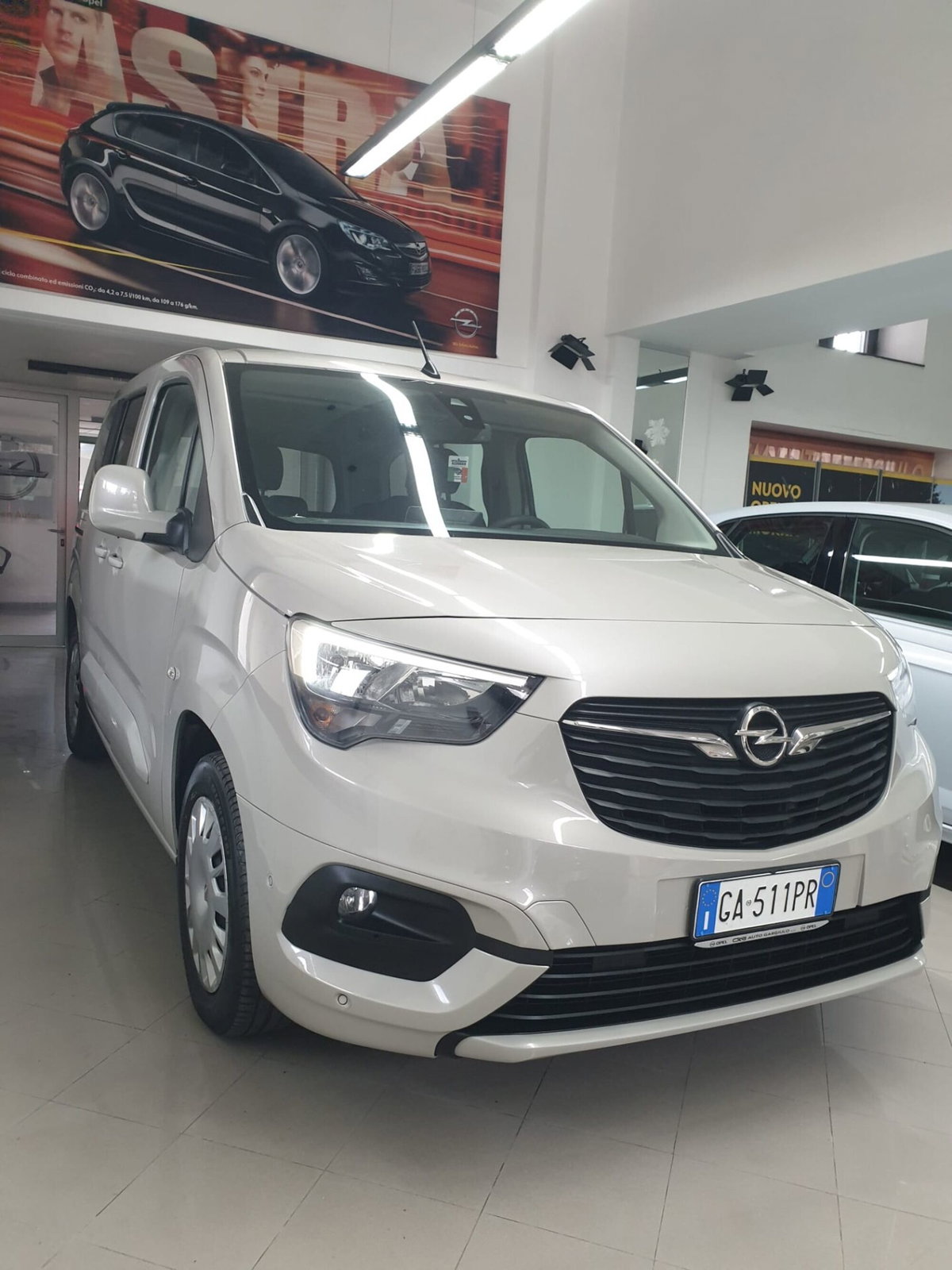 Opel Combo Life 1.5D 130 CV S&S MT6 Advance XL (2)