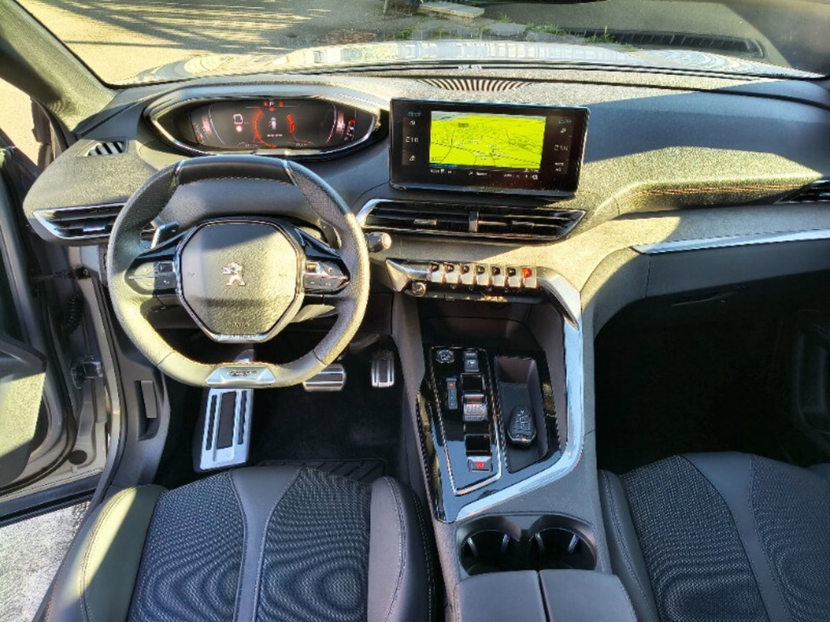 Peugeot 3008 BlueHDi 130 S&S EAT8 GT (10)