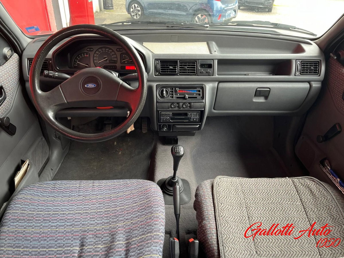 Ford Fiesta 1.1 5 porte SX (10)