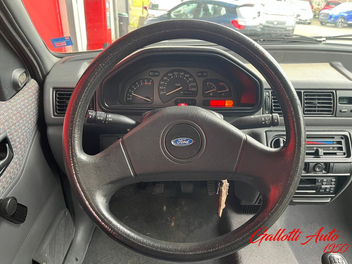 Ford Fiesta 1.1 5 porte SX (11)